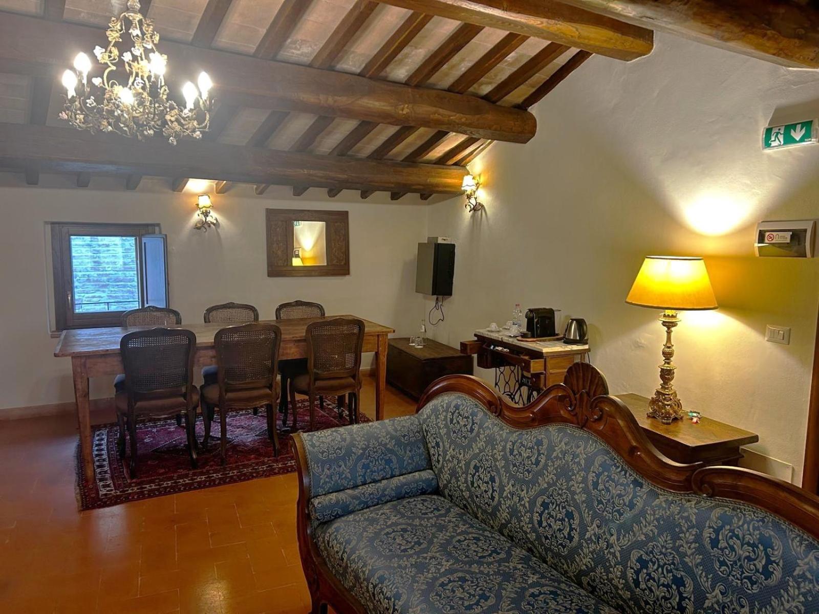 Borgo Petroro Hotell Todi Eksteriør bilde